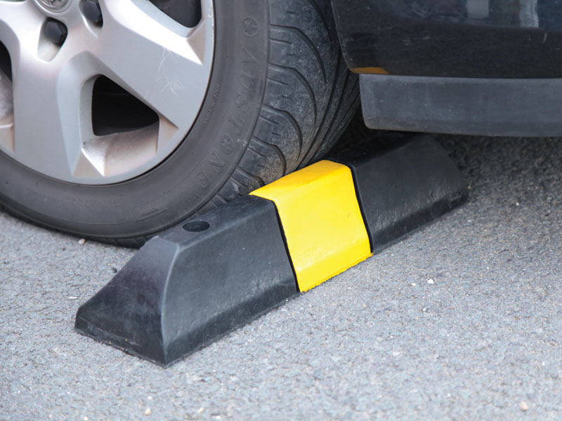 Parking blocks or wheel stops