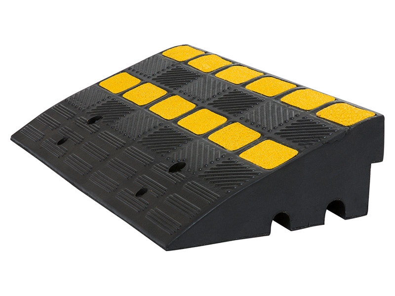 Rubber Kerb Ramp (150mm)